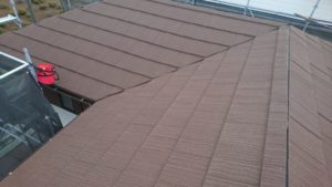 リフォーム施工中屋根重ね葺き工事・下屋根塗装工事【134】横浜市都筑区S様