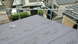 リフォーム施工中屋根重ね葺き工事、一部葺き替え工事【200】横須賀市